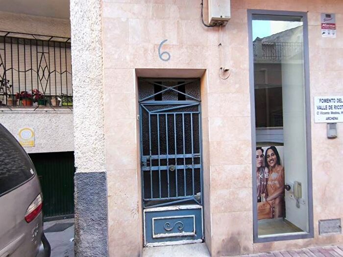 Casas en venta y pisos alquiler - 3