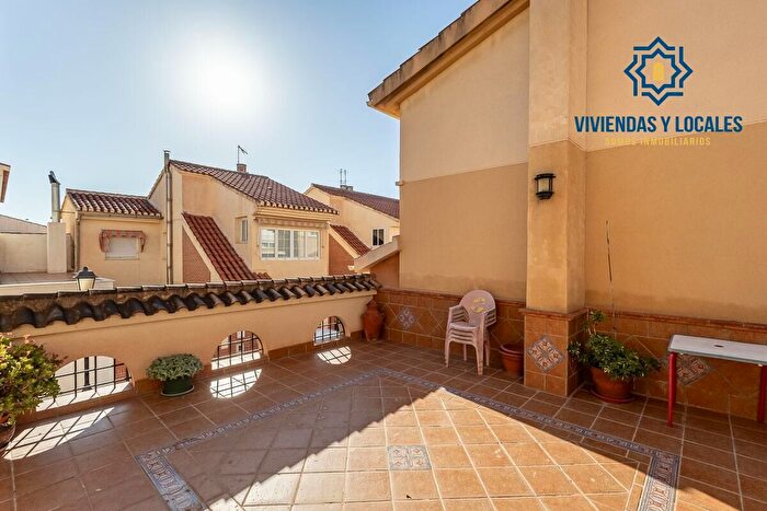 Casas en venta y pisos alquiler - 3