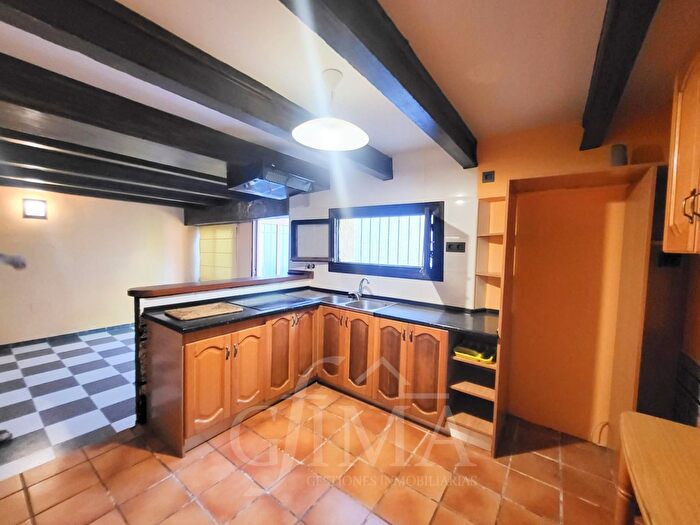 Casas en venta y pisos alquiler - 2