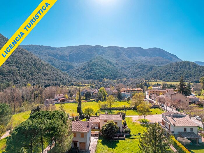 Casa en venta en Albanyà, Girona de 8 habitaciones