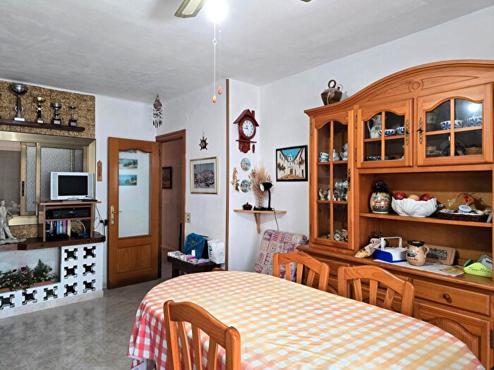 Casas en venta y pisos alquiler - 2