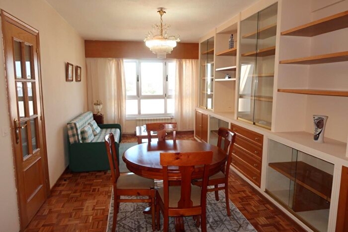 Casas en venta y pisos alquiler - 1