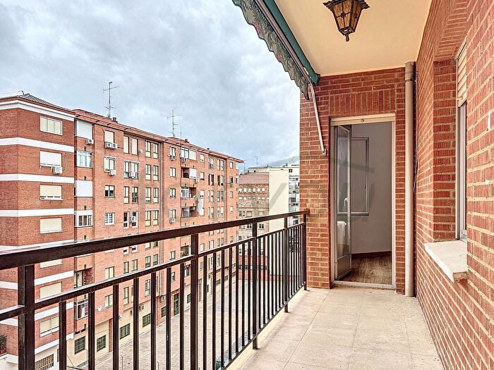 Casas en venta y pisos alquiler - 2