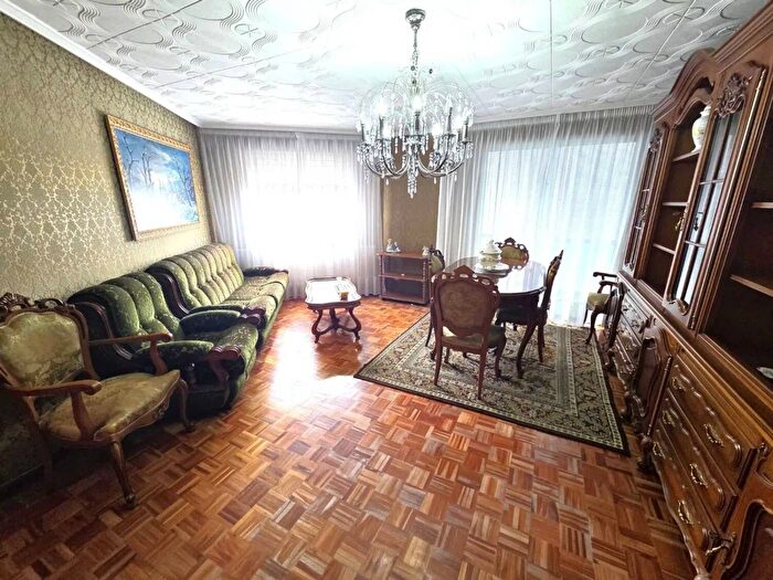 Piso en venta en Castilla y León, Burgos de 4 habitaciones