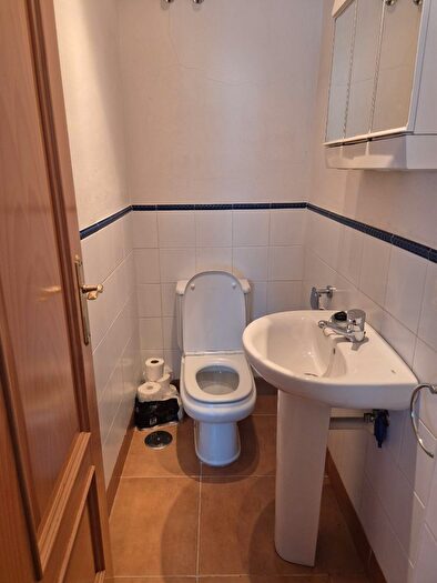 Casas en venta y pisos alquiler - 3