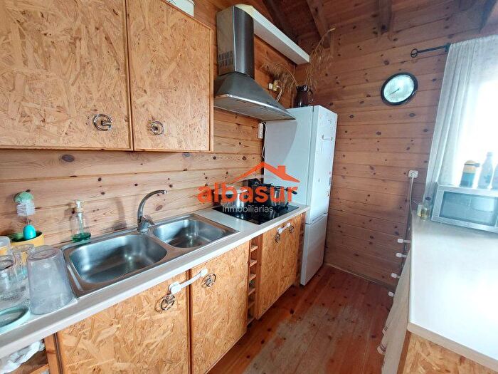 Casas en venta y pisos alquiler - 3