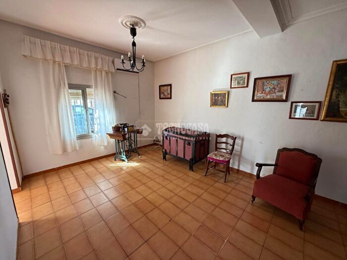Casas en venta y pisos alquiler - 1