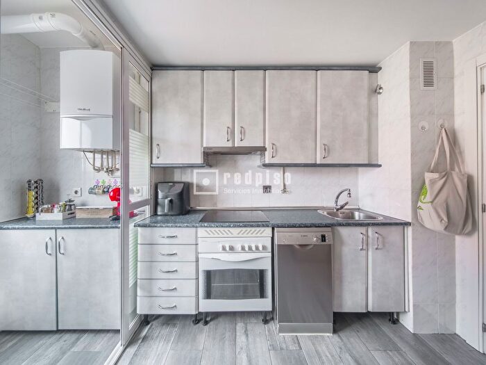 Casas en venta y pisos alquiler - 2