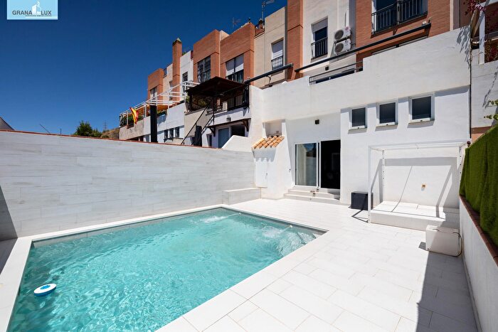 Casas en venta y pisos alquiler - 1