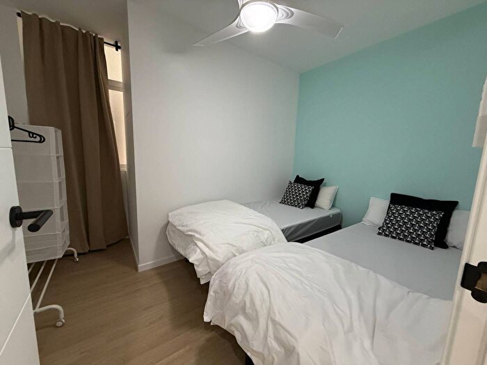 Casas en venta y pisos alquiler - 2