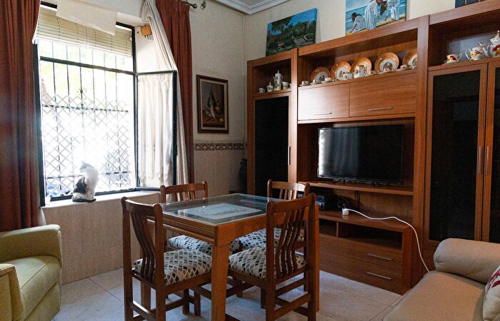 Casas en venta y pisos alquiler - 3