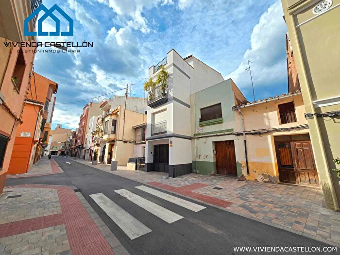Casas en venta y pisos alquiler - 1