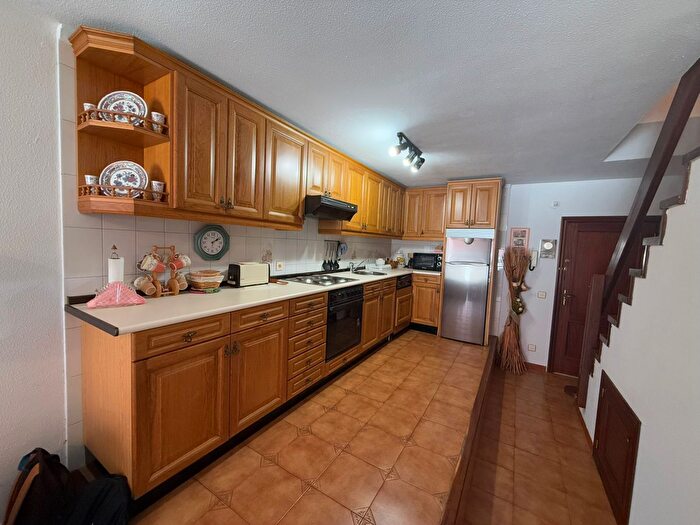 Casas en venta y pisos alquiler - 3