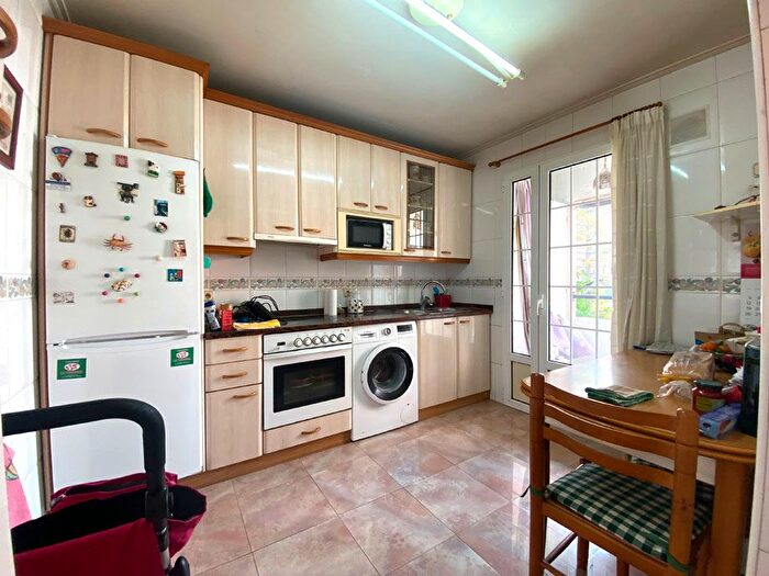 Casas en venta y pisos alquiler - 2