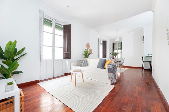 Casas en venta y pisos alquiler - 1