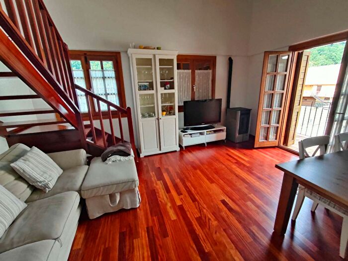 Casas en venta y pisos alquiler - 1