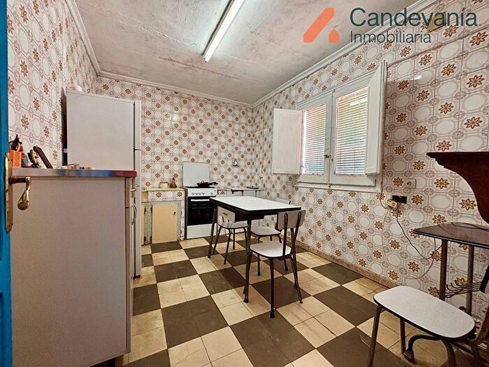 Casas en venta y pisos alquiler - 3