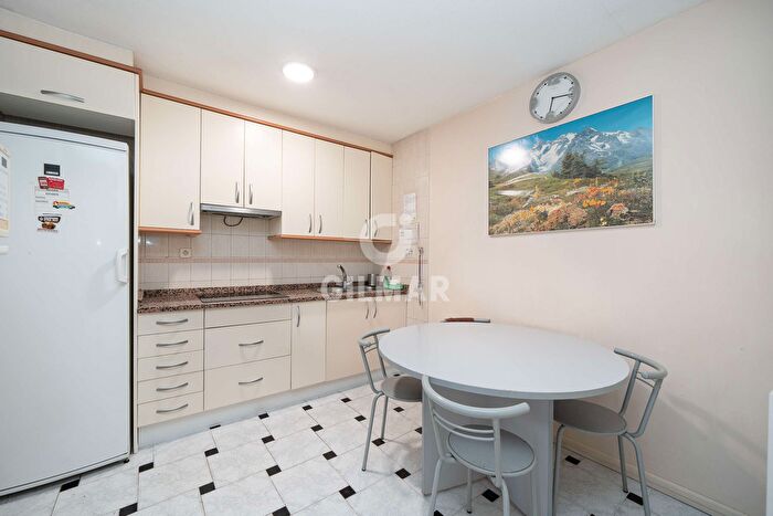 Casas en venta y pisos alquiler - 2