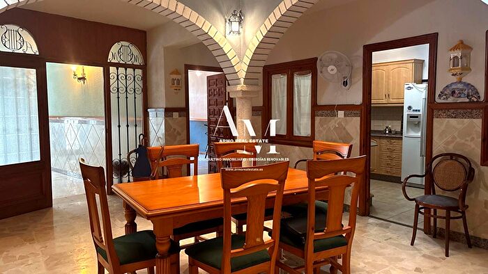 Casas en venta y pisos alquiler - 3