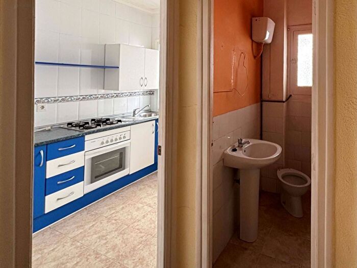 Casas en venta y pisos alquiler - 3