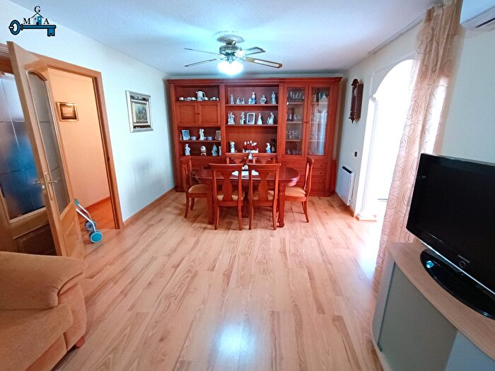 Casas en venta y pisos alquiler - 2