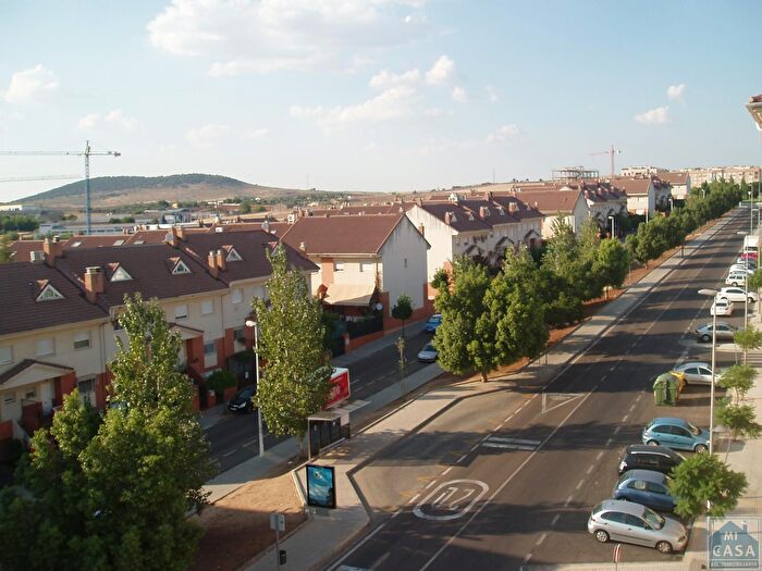 Casas en venta y pisos alquiler - 1