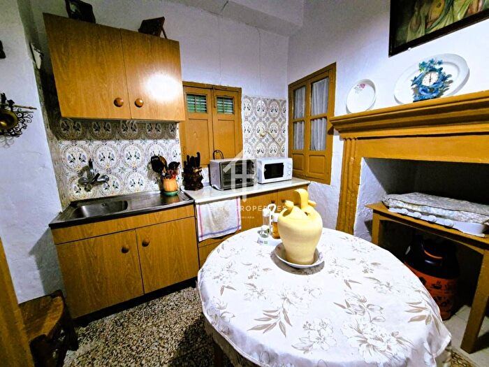 Casa en venta en Zagra, Granada de 4 habitaciones