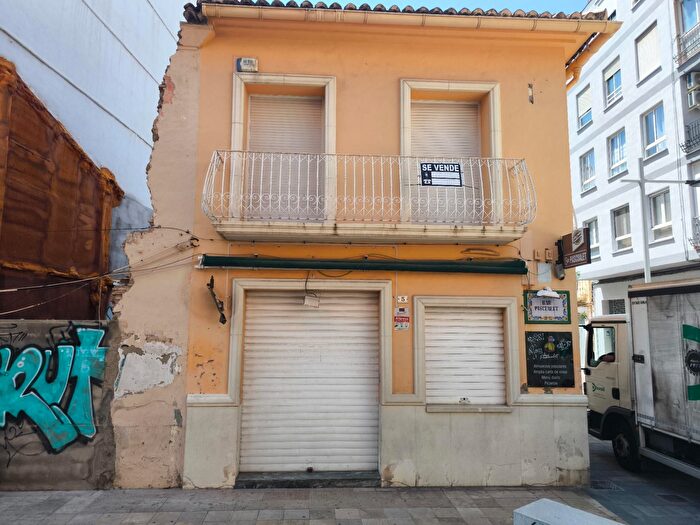 Casas en venta y pisos alquiler - 2