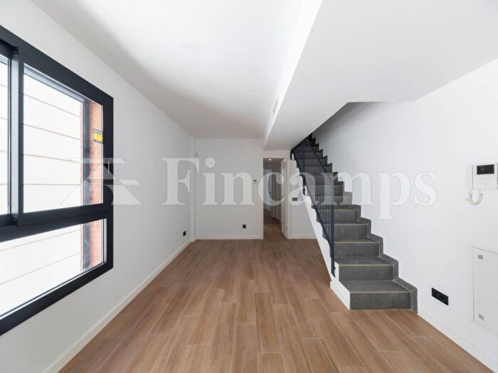 Casas en venta y pisos alquiler - 1