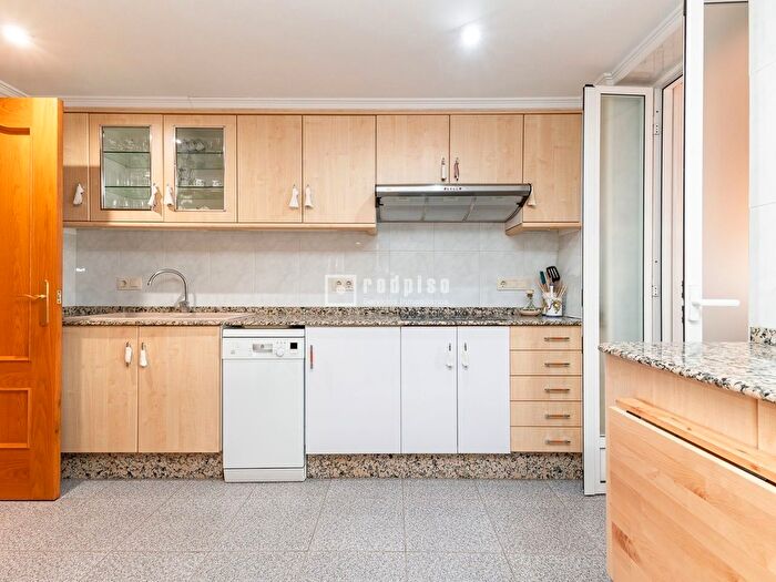 Casas en venta y pisos alquiler - 2