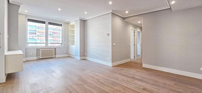 Casas en venta y pisos alquiler - 2