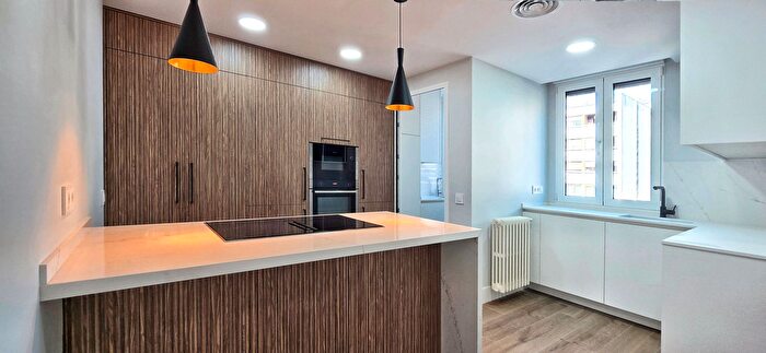 Casas en venta y pisos alquiler - 1
