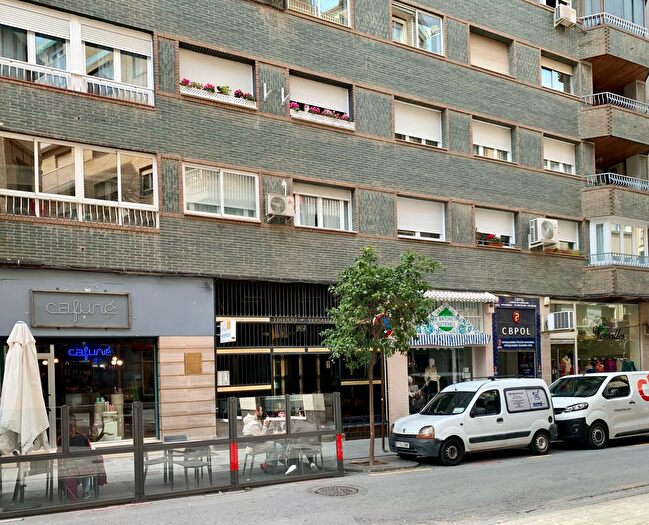 Casas en venta y pisos alquiler - 1