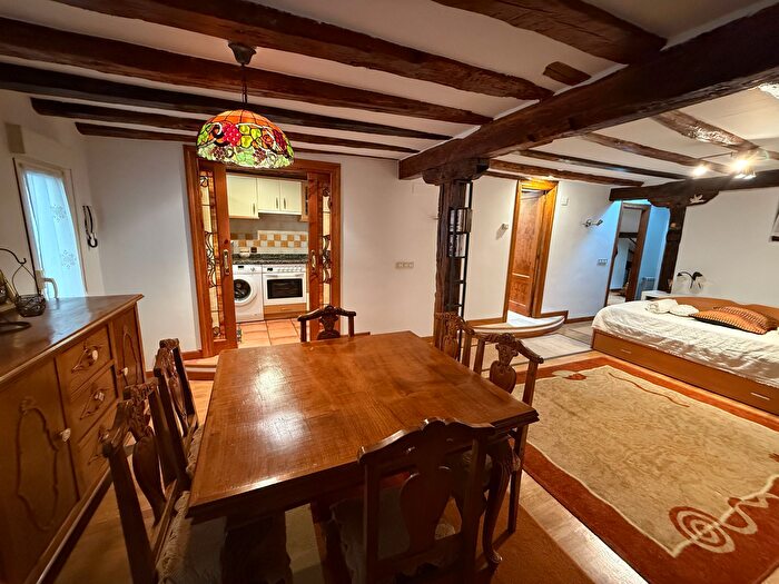 Casas en venta y pisos alquiler - 2