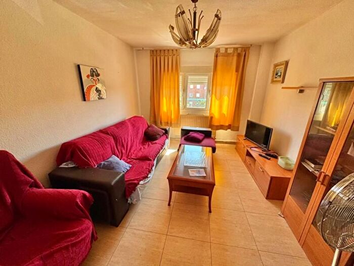 Casas en venta y pisos alquiler - 2