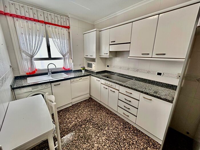 Casas en venta y pisos alquiler - 3