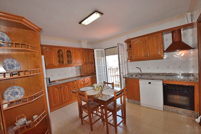 Casas en venta y pisos alquiler - 3