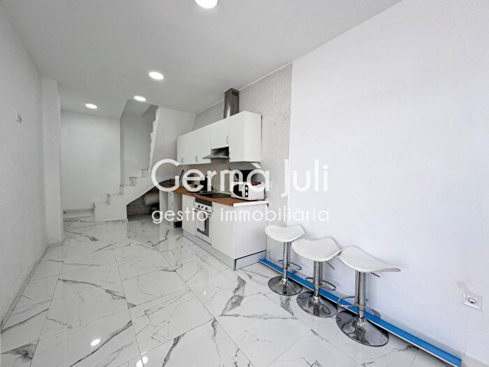 Casas en venta y pisos alquiler - 2