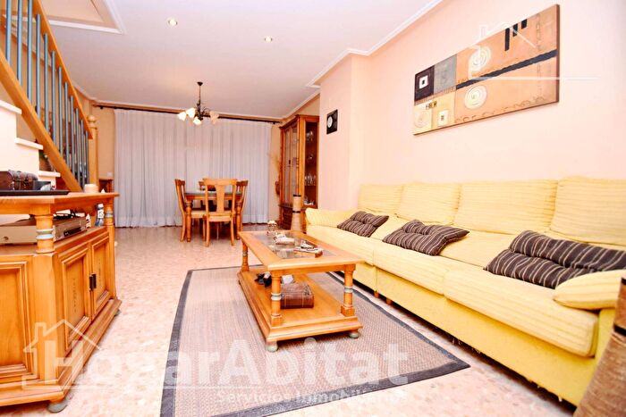 Casas en venta y pisos alquiler - 1