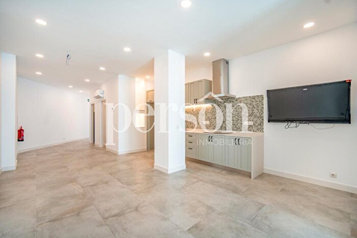 Casas en venta y pisos alquiler - 1