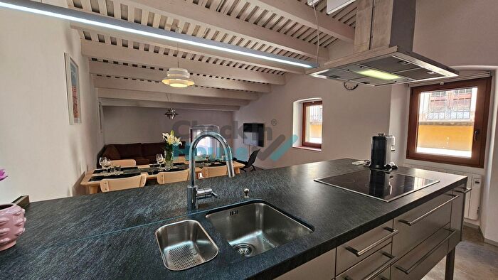 Casas en venta y pisos alquiler - 3