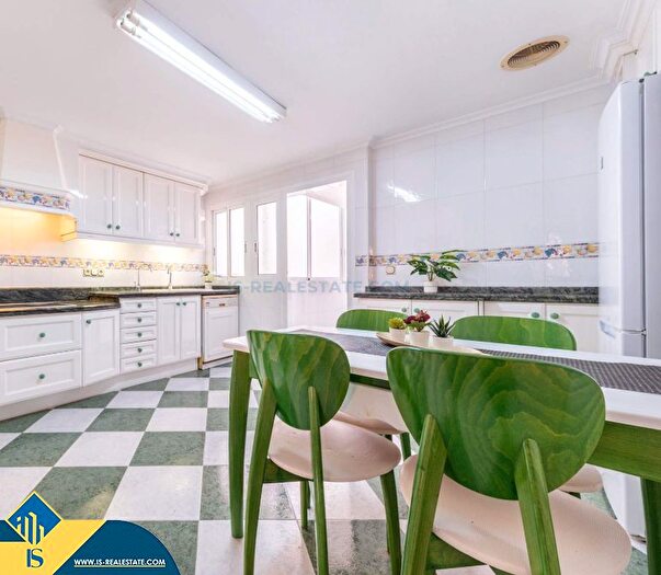 Casas en venta y pisos alquiler - 3