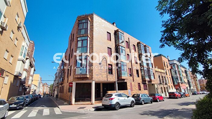 Casas en venta y pisos alquiler - 1