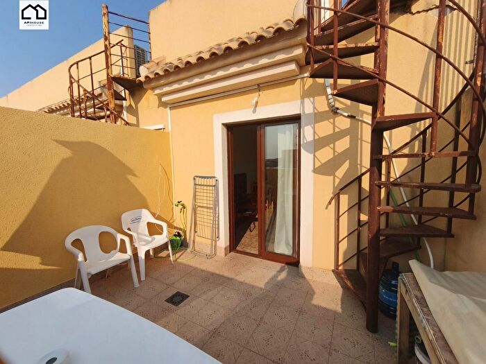 Casas en venta y pisos alquiler - 3