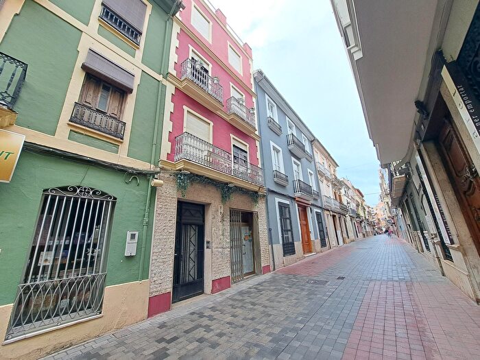 Casas en venta y pisos alquiler - 1