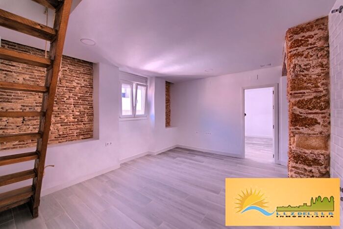 Casas en venta y pisos alquiler - 3