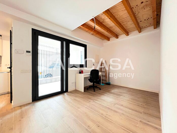 Casas en venta y pisos alquiler - 1
