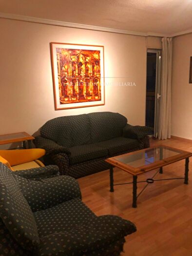 Piso en alquiler en San Bernardo Carmelitas Campus, Carmelitas de 4 habitaciones