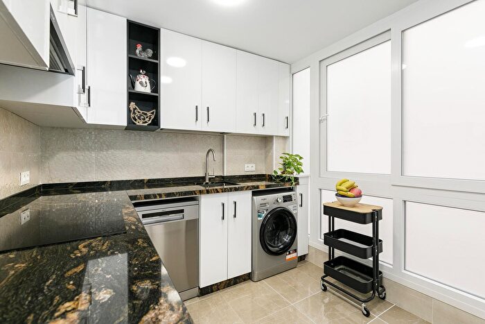 Casas en venta y pisos alquiler - 1