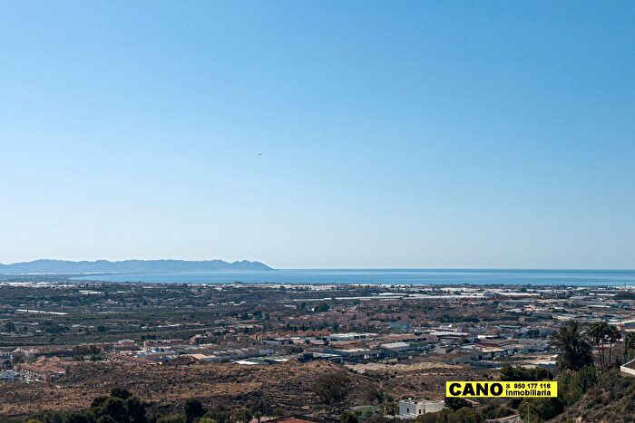 Casa en venta en Huércal de Almería, Almería de 5 habitaciones
